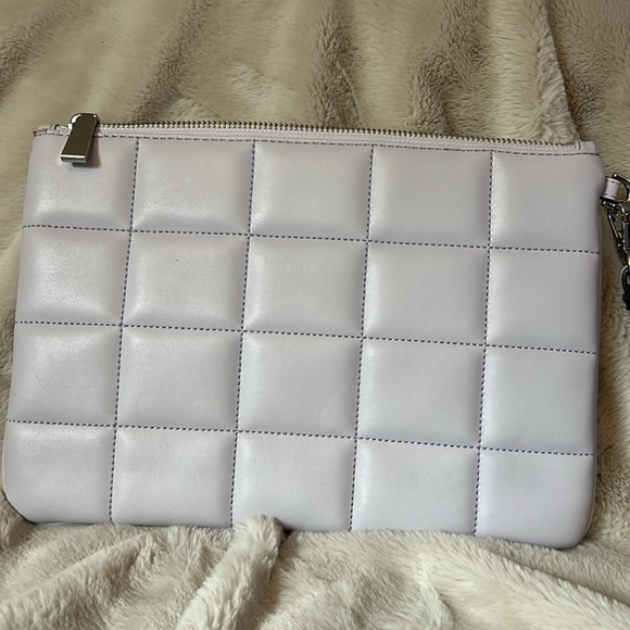 EUC Micheal Kors jet set large zip pouch. - Picture 6 of 7